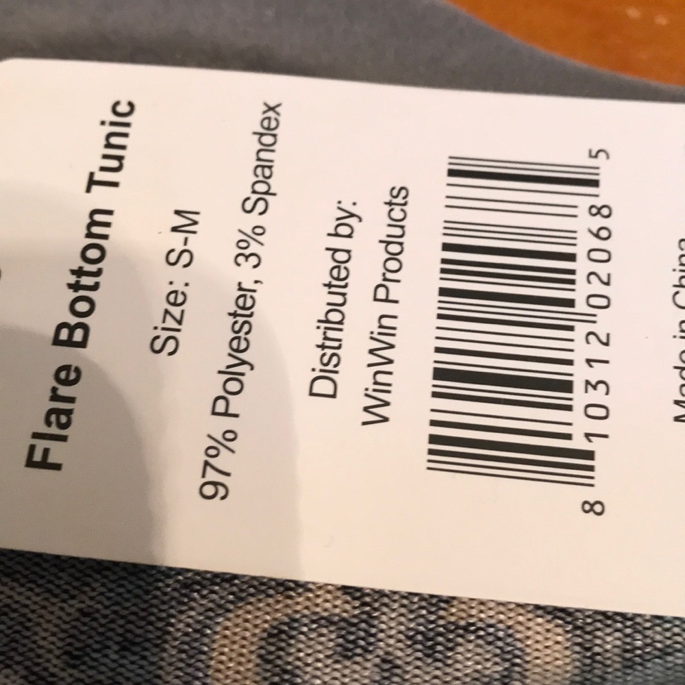Win Win Tunic / NWT - Picture 8 of 8